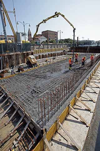 immagine dei lavori di costruzione del nuovo marginamento a Santa Maria Elisabetta